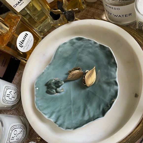 Very RARE Vintage Christian Dior leaf earrings for pierced ears - Picture 1 of 9